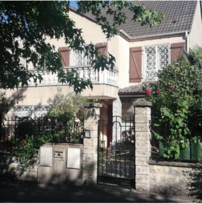 Chambre d'hote cosy à Villepinte